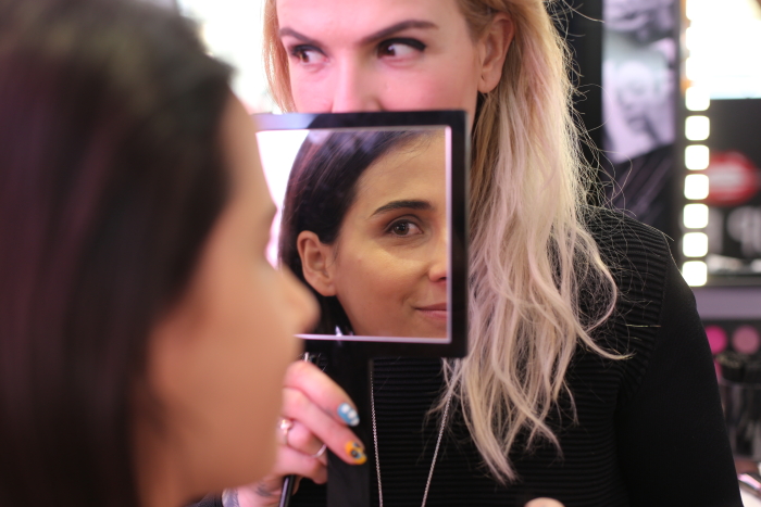 make-up-artist-make-up-forever-mirror