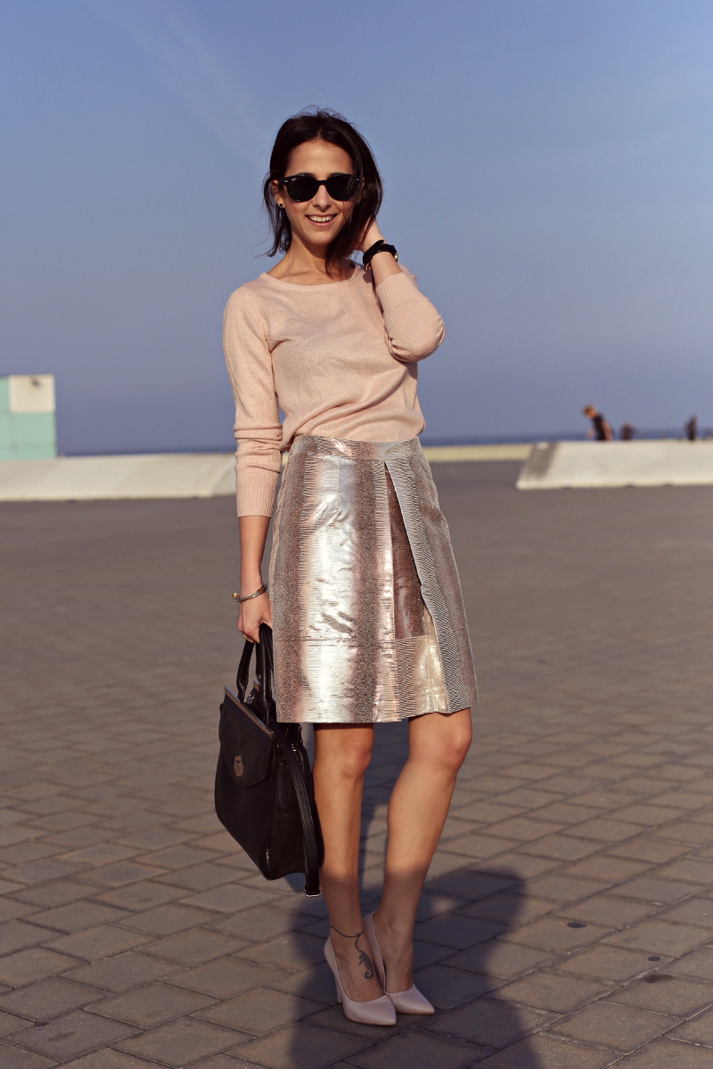 style-in-lima-falda-metálica-asos-rosa